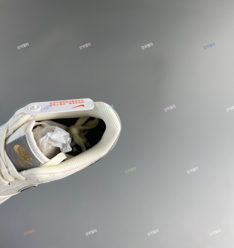 MN5696-609_00003.jpg