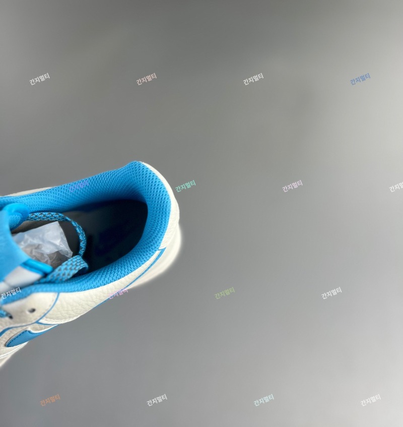 UH8958-066_00004.jpg