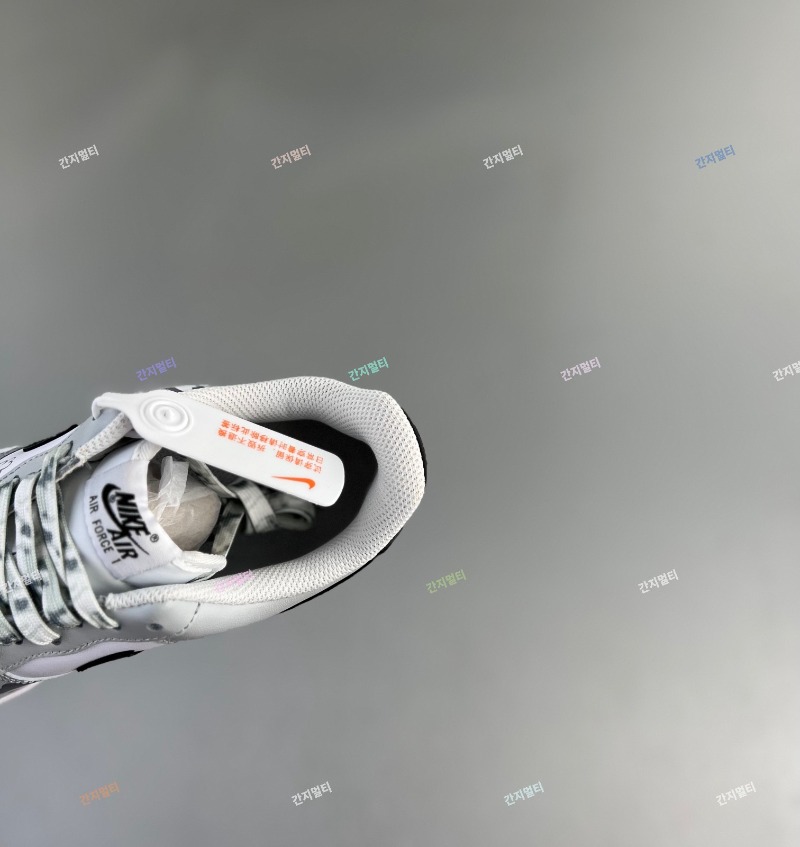 CW2288-665_00002.jpg