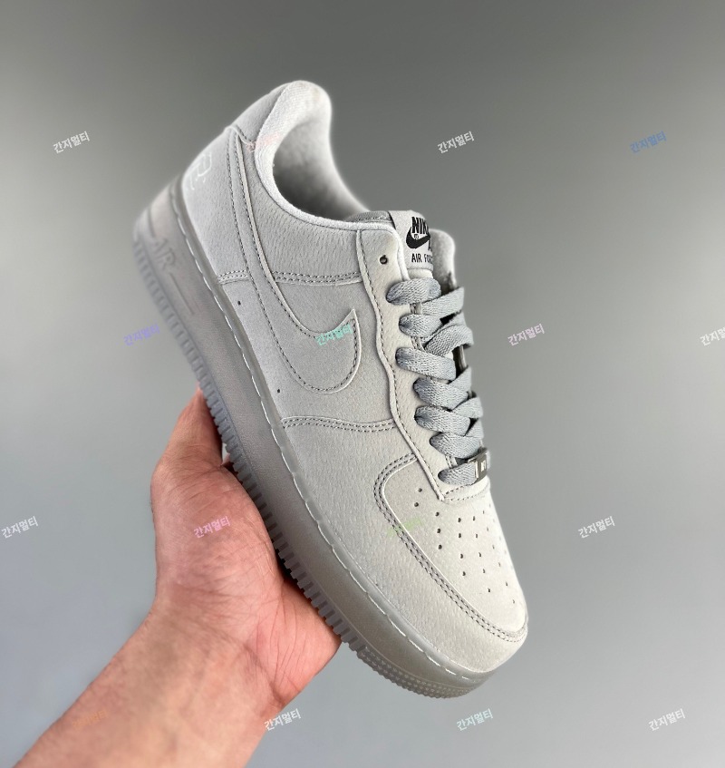 Reigning Champ x Nike Air Force 1 High PRM_00007.jpg