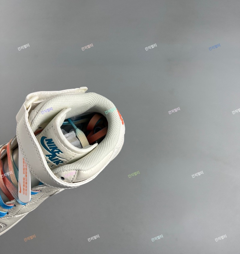 MI9663-536_00001.jpg
