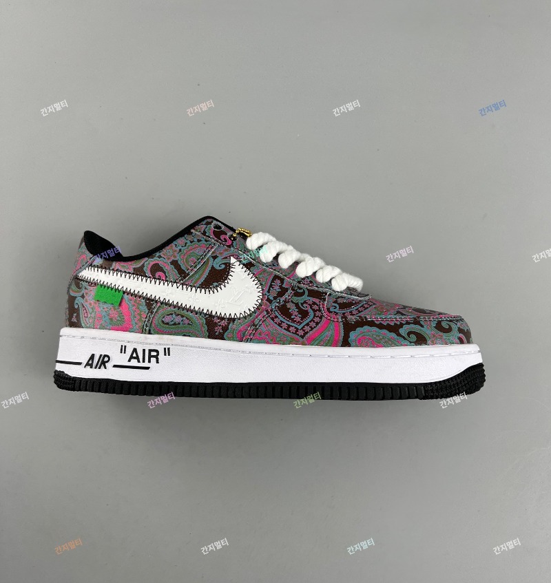 LV X NIKE DM0970_00005.jpg