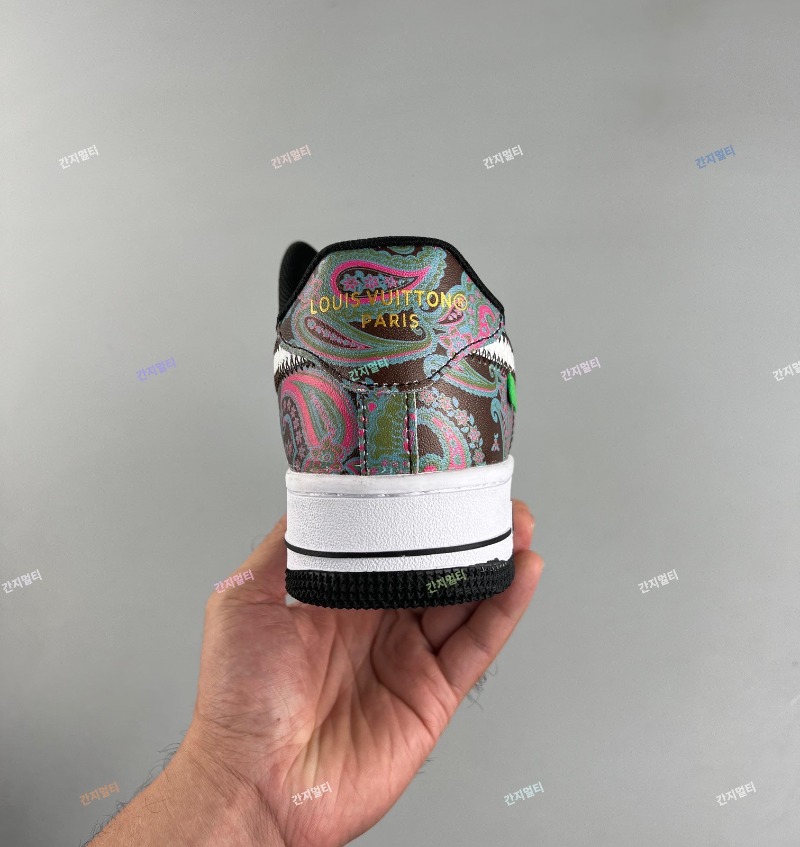 LV X NIKE DM0970_00008.jpg