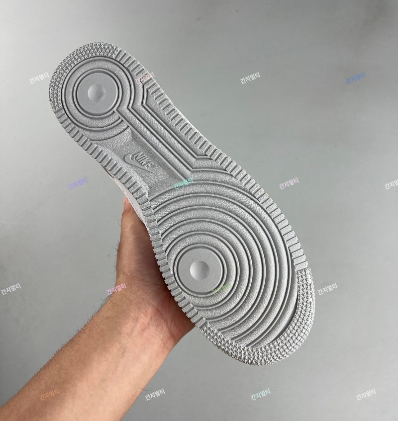 AH6767_00007.jpg