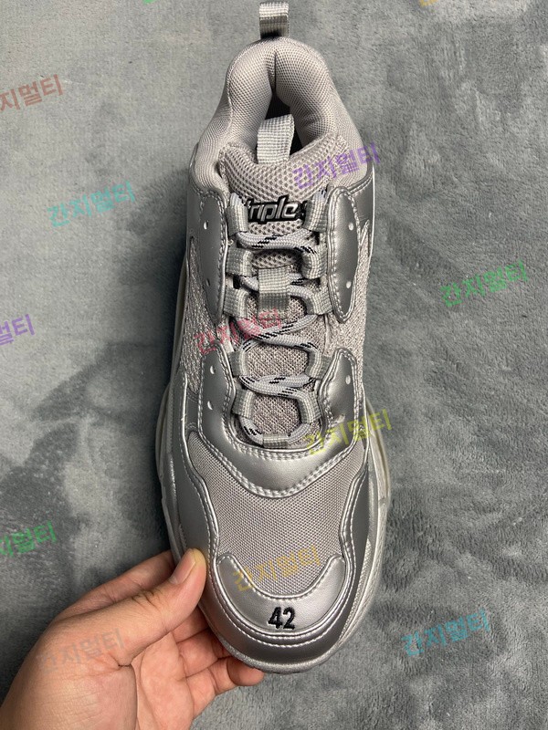 浅灰银 巴黎世家8层组合TPU复古鞋 536737 W2FS2 8100 Balenciaga Triple S Light Gray Silver 08.jp...(A91D7).jpg