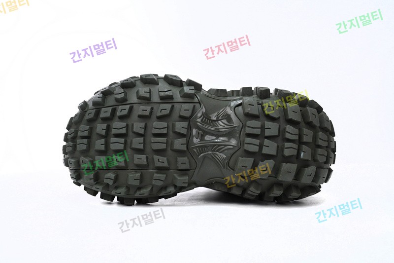 墨绿-7 巴黎轮胎鞋 685611 W2RA6 3000 Balenciaga Defender Blackish Green 05.JPG(3E908).jpg