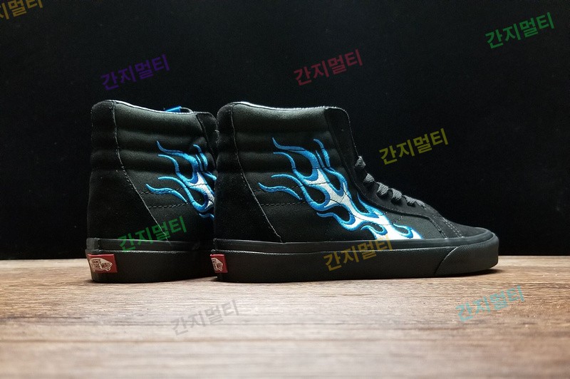 VN0003T0UA2！WTAPS x Vans Vault OG SK8-Hi LX Blue Flame(F37D0).jpg