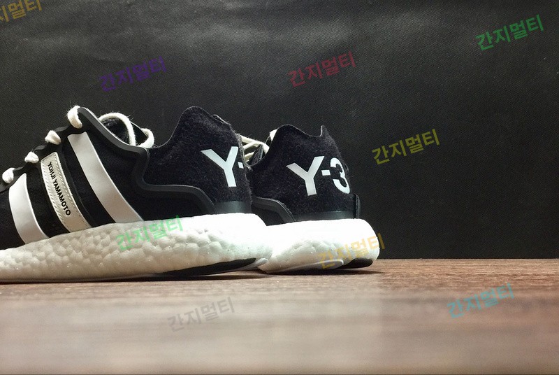 Y3 黑白真爆！原滋原味实拍！微商首选！(DF92E).jpg