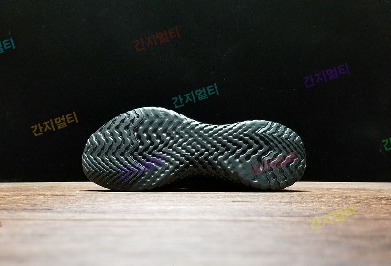 纯原！AQ0067-004！Nike Epic React Flyknit！原汁原味实拍！微商首选！(B5C1E).jpg