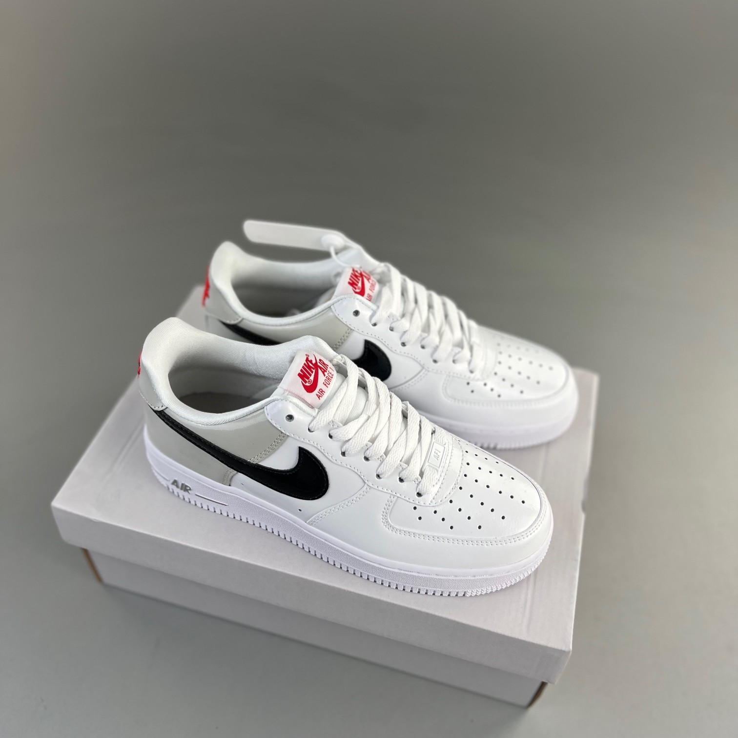 나이키 에어포스 1 '07 에센셜 라이트 아이언 오어 Nike Air Force 1 '07 Essential Light Iron Ore DQ7570-001