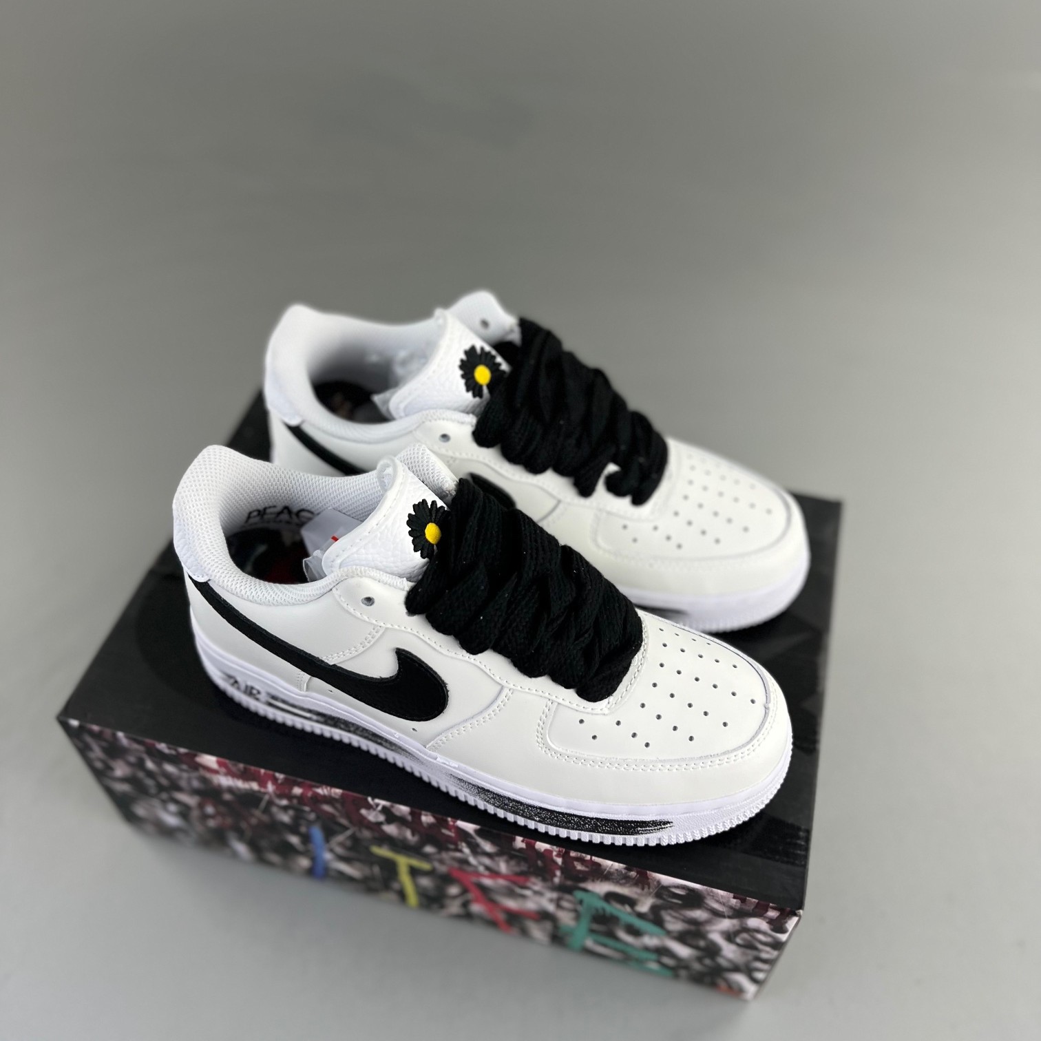 PEACEMINUSONE x Nike Air Force 1 AQ3692-001