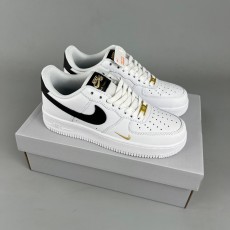 나이키 에어포스 1 '07 에센셜 화이트 블랙 Nike Air Force 1 '07 Essential White Black CZ0270-102