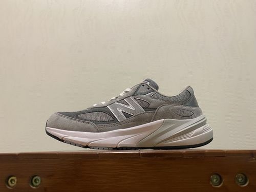 뉴발란스 M990GL6