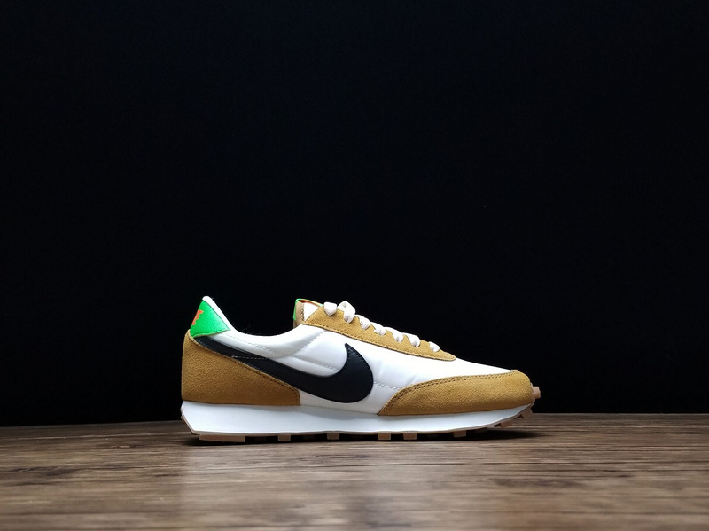나이키 데이브레이크 NIKE DAYBREAK SP CK2351-700
