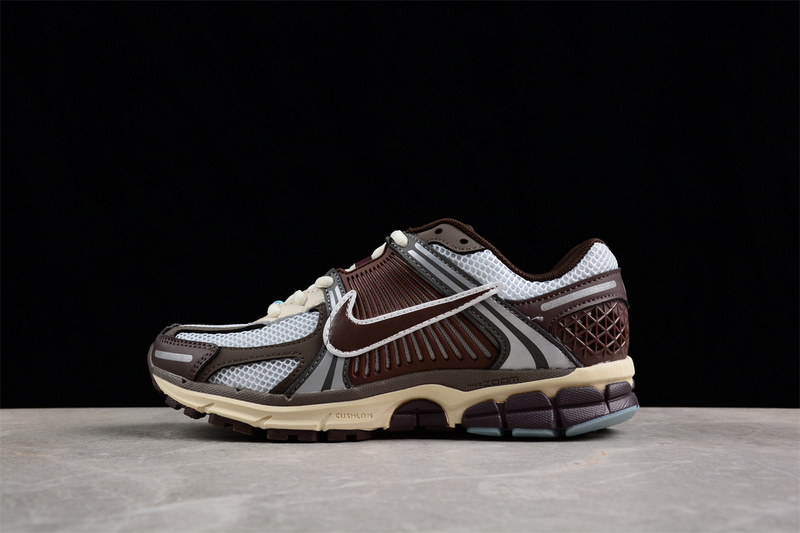 나이키 줌 보메로 5 SP NIKE zoom Vomero 5 SP FD9920-002