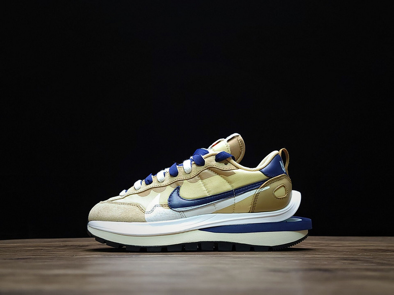 나이키 사카이 베이퍼와플 nike sacai VaporWaffle 3.0 DD1875-200
