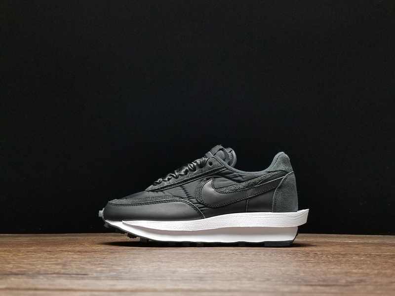 나이키 사카이 LVD 와플 데이 브레이크 NIKE sacai Waffle Daybreak 2.0 BV0073-002