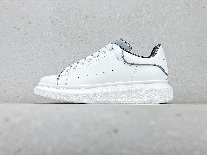 알렉산더 맥퀸 오버솔 Alexander McQueen White Reflective MCQ10020