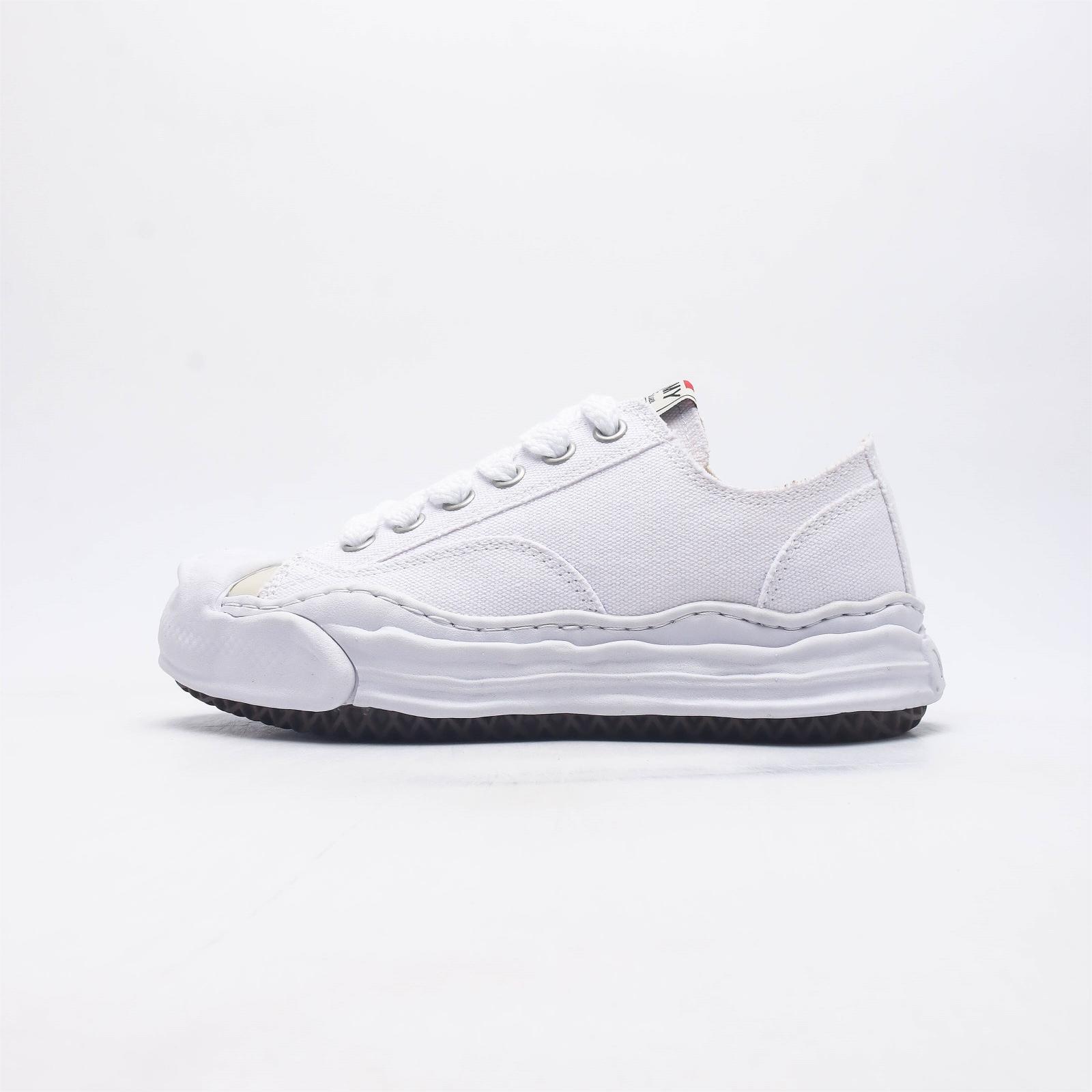 메종 미하라 야스히로 행크 OG 솔 캔버스 로우탑 스니커즈 화이트 Maison Mihara Yasuhiro Hank OG Sole Canvas Low-top Sneakers White A05FW702-WHITE
