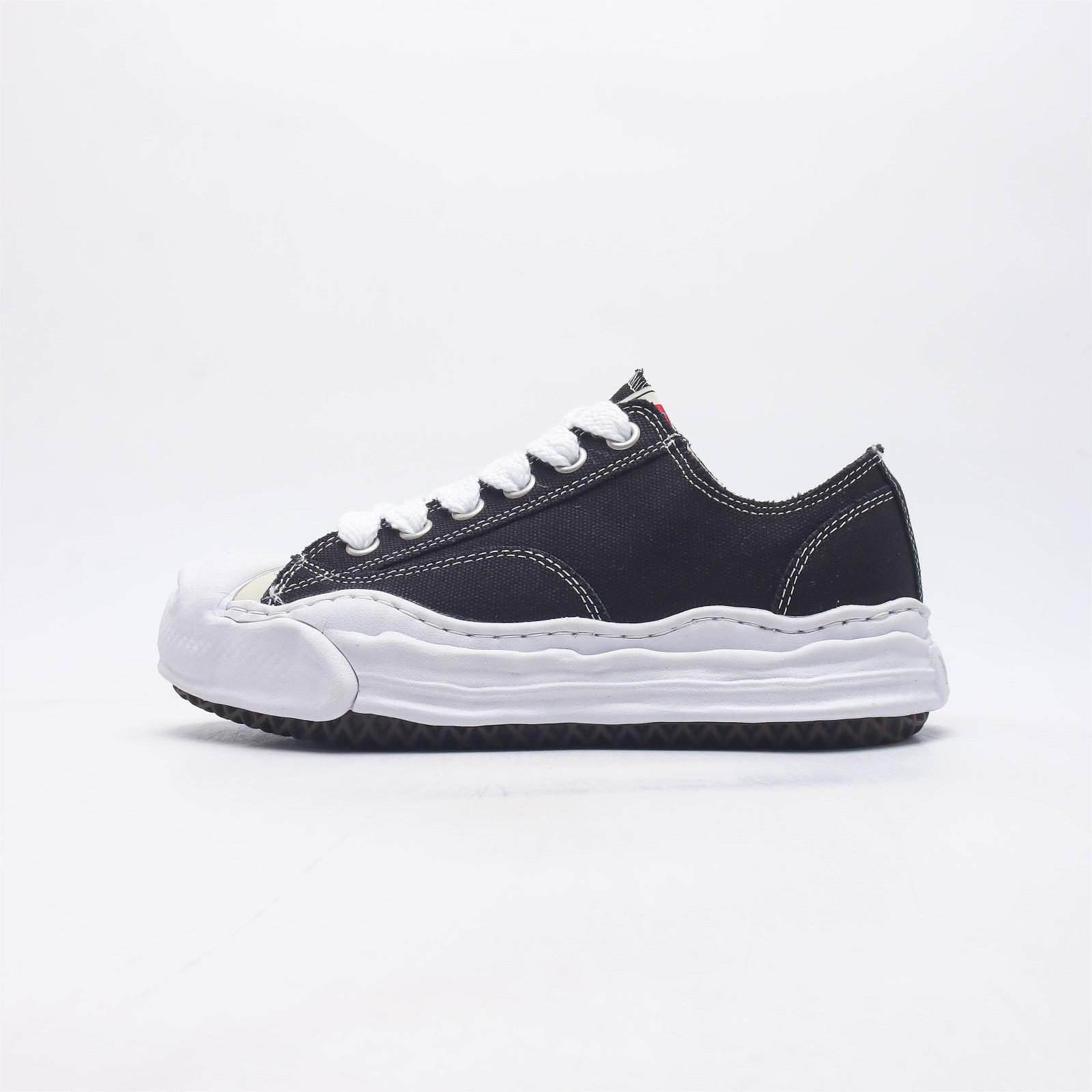 메종 미하라 야스히로 행크 OG 솔 캔버스 로우탑 스니커즈 블랙 Maison Mihara Yasuhiro Hank OG Sole Canvas Low-top Sneakers Black A05FW702-BLACK