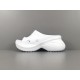 발렌시아가 슬라이드 샌들 화이트 여성 Balenciaga Pool Crocs 677389 W1S8E 9000